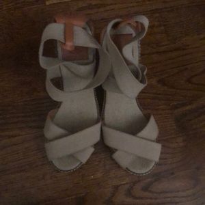Barely worn tory Burch wedges